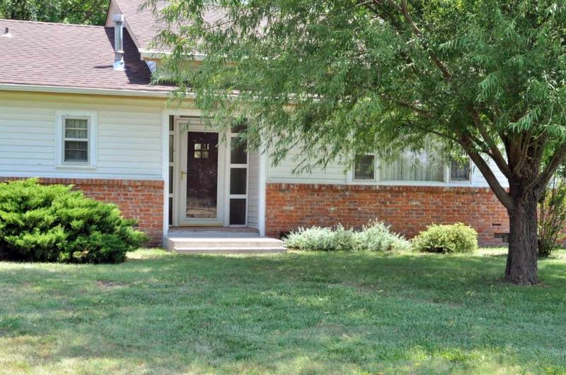 15933 SW 130th St, Rose Hill, KS 67133