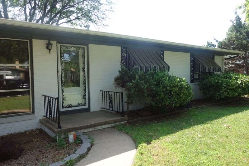 3250 N Carlock St, Wichita, KS 67204
