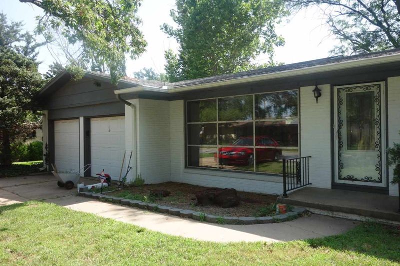 3250 N Carlock St, Wichita, KS 67204
