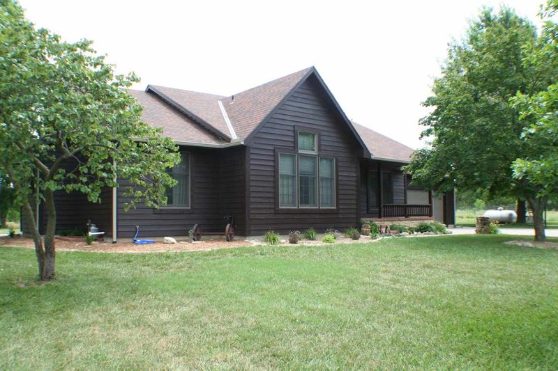 15798 SW Hunter Rd, Augusta, KS 67010