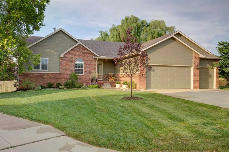 231 Ridgefield Cir, Andover, KS 67002