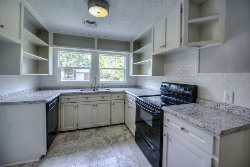 6127 E Indianapolis St, Wichita, KS 67218