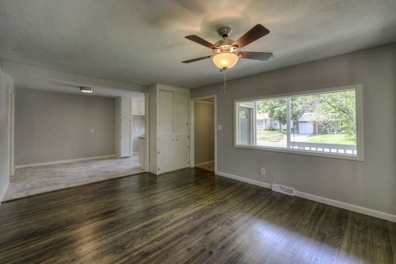 6127 E Indianapolis St, Wichita, KS 67218