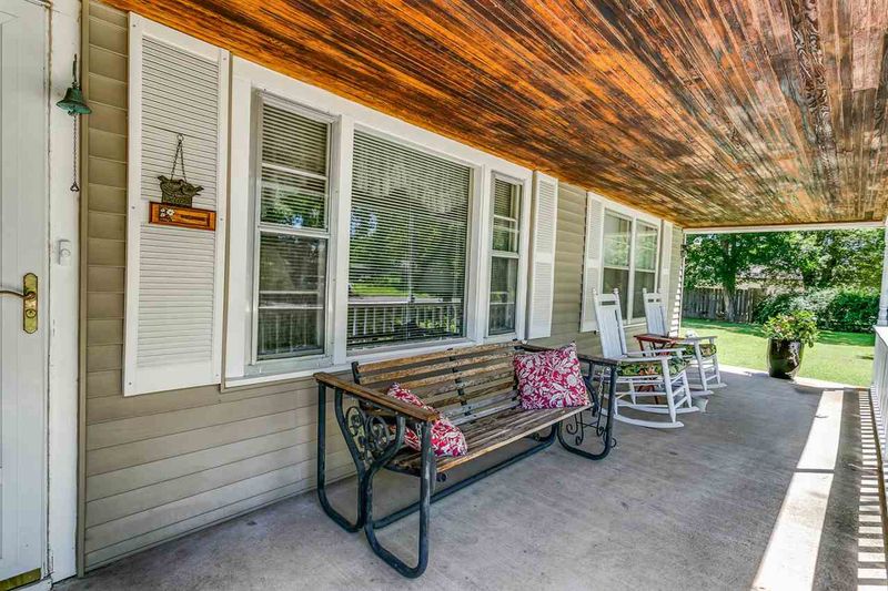 316 E Jones St, Maize, KS 67101