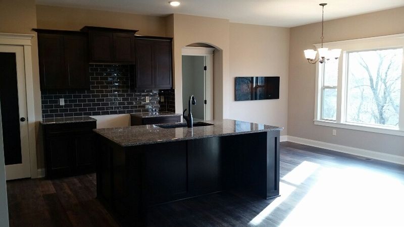 2225 E Birchwood Ct, Derby, KS 67037