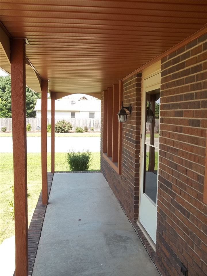 5600 E 41st St N, Bel Aire, KS 67220