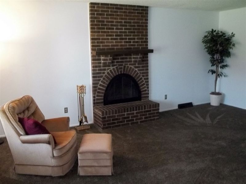 5600 E 41st St N, Bel Aire, KS 67220