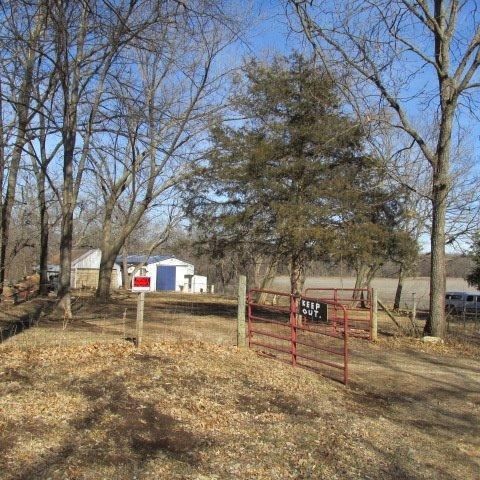 10368 SW 10th St, Towanda, KS 67144