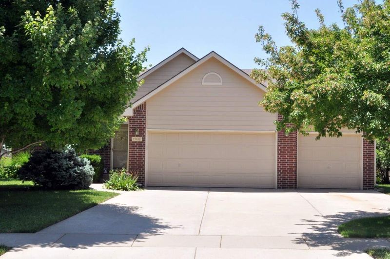1907 S Mars St, Wichita, KS 67209