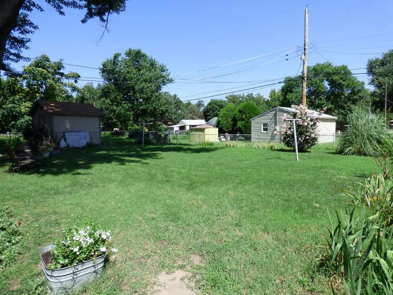 1134 E Luther St, Wichita, KS 67216