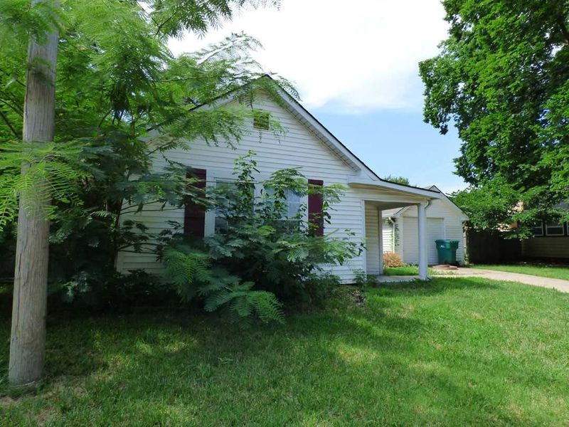 4211 E Gilbert St, Wichita, KS 67218