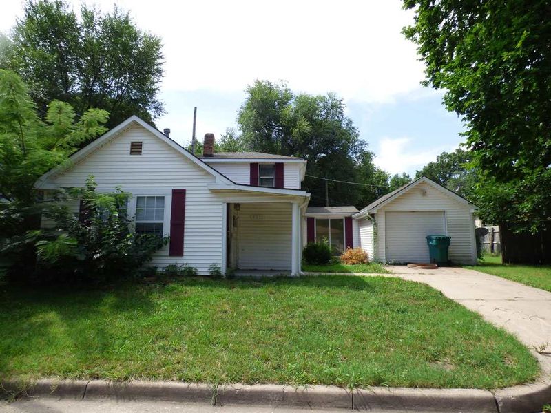 4211 E Gilbert St, Wichita, KS 67218