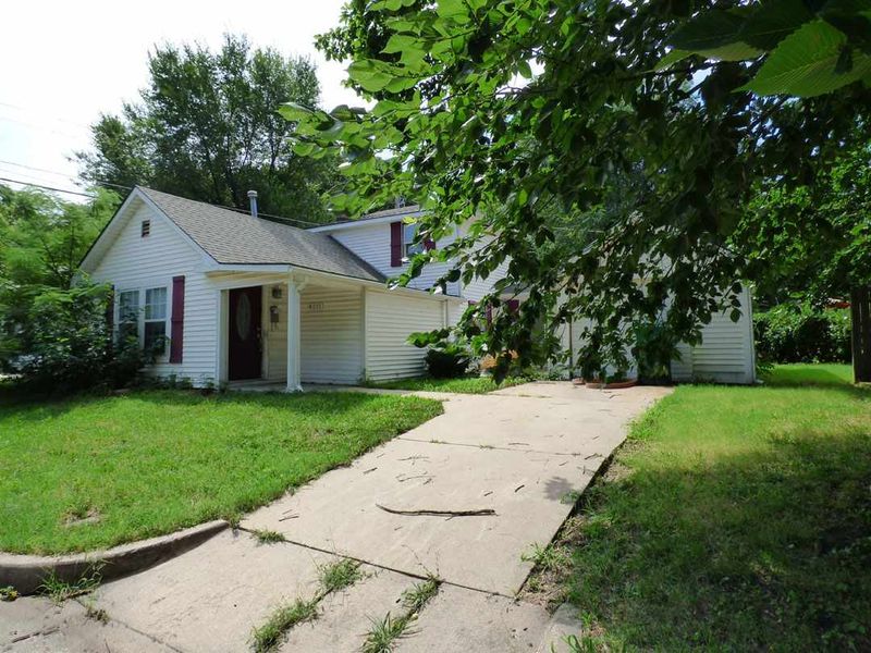 4211 E Gilbert St, Wichita, KS 67218