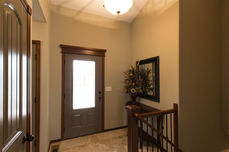 2707 E Mason Ridge Dr, Derby, KS 67037