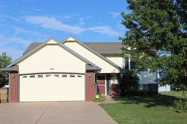 804 S Highland Dr, Andover, KS 67002