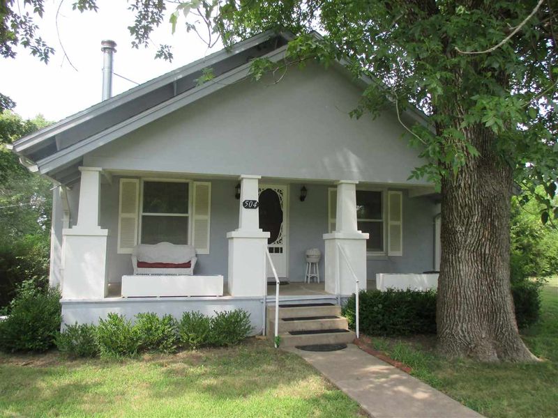 504 E Washington St, Howard, KS 67349