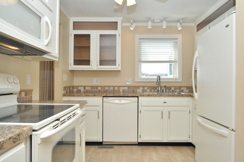 6932 E Winterberry Cir, Wichita, KS 67226
