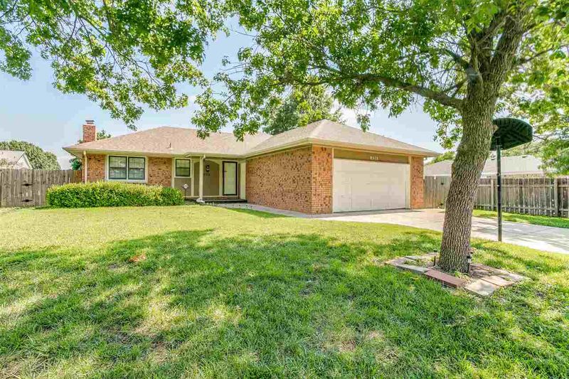 8513 E Hildreth St, Wichita, KS 67207