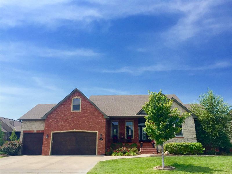 1031 E Lakecrest Dr, Andover, KS 67002