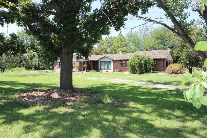 4301 Cedar Lake Rd, Goddard, KS 67052