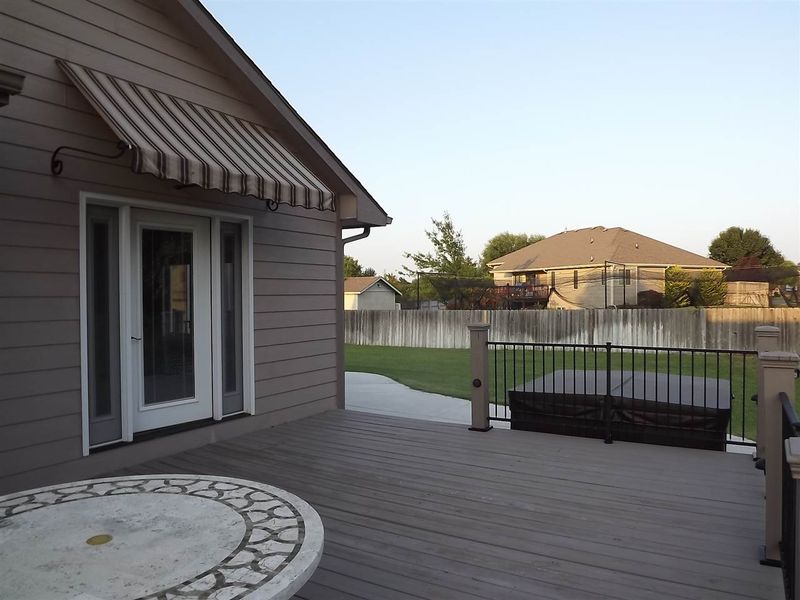 6520 Bedford Cir, Derby, KS 67037