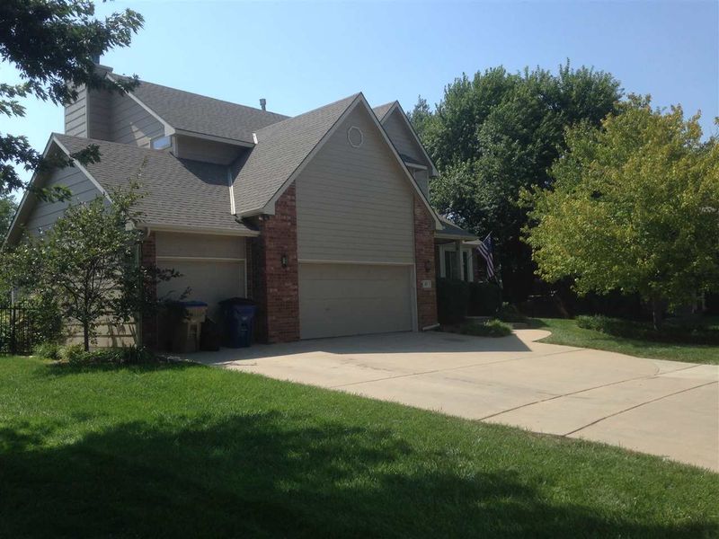 231 N Pinecrest Ct Green Valley, Andover, KS 67002