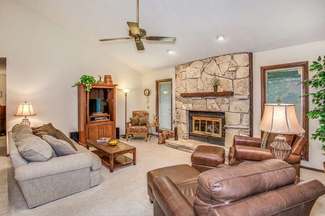 2000 N Burning Tree Rd, Derby, KS 67037