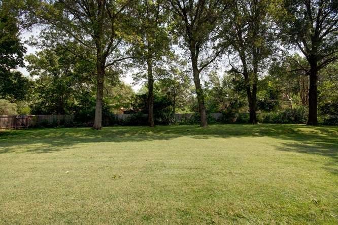 2 N Linden Dr, Wichita, KS 67206
