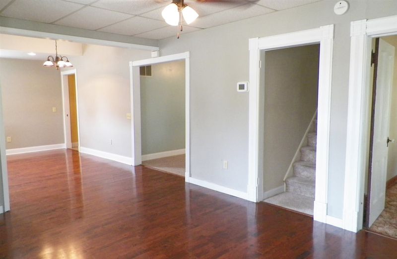 701 W 5th St, Newton, KS 67114
