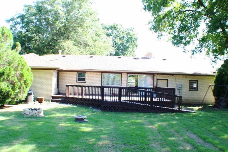 1700 W Highland Dr, Augusta, KS 67010