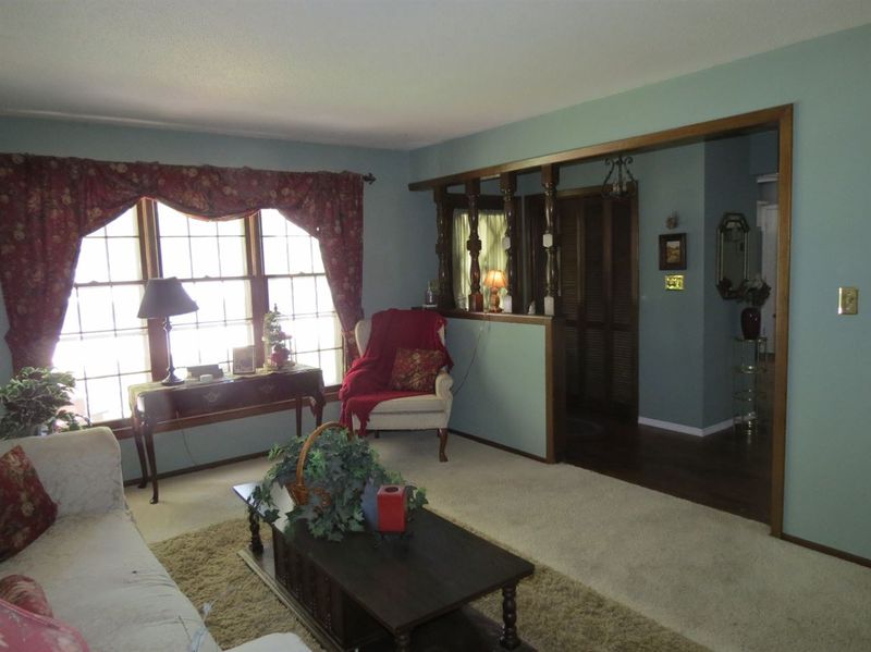 612 N Willow Dr, Derby, KS 67037