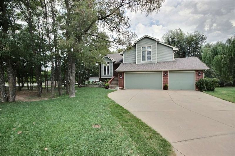 518 E Wild Plum Cir, Derby, KS 67037
