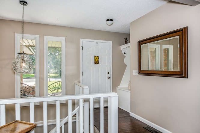 957 N Goff Ct, Valley Center, KS 67147