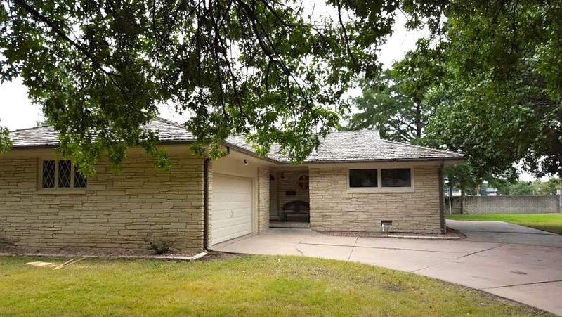 6401 E Elm St, Wichita, KS 67206