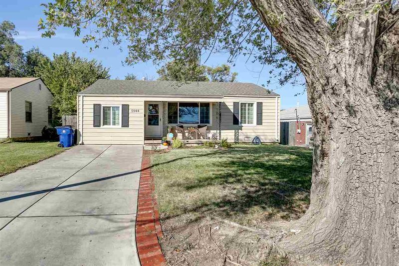 5944 E Kinkaid St, Wichita, KS 67218