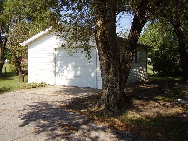 1227 Old Main, Newton, KS 67114