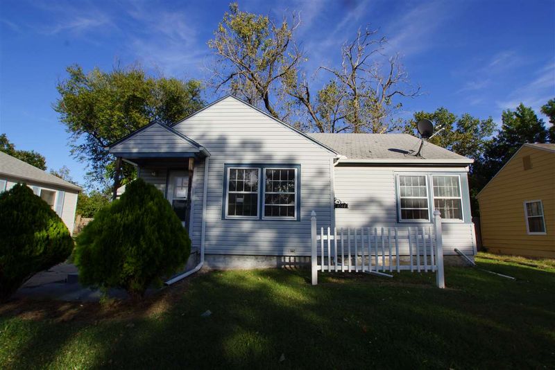 1044 N Pinecrest, Wichita, KS 67208