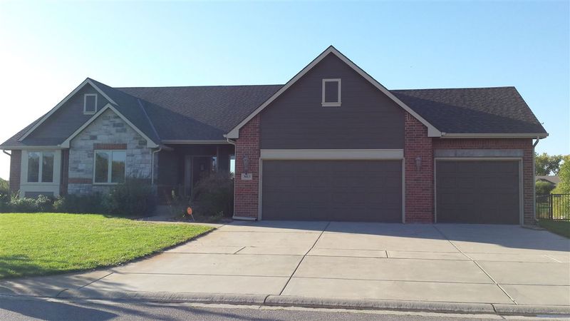 3013 E Sunflower Dr, Derby, KS 67037