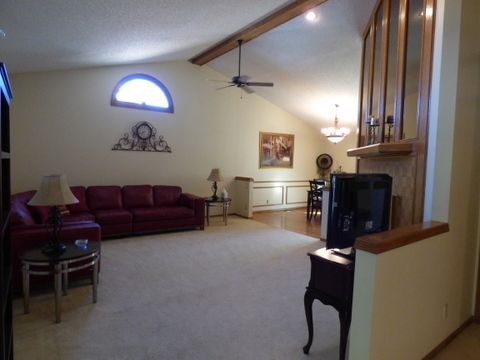 2226 S Capri, Wichita, KS 67207