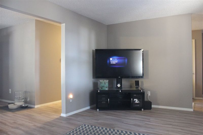 1336 N Greenfield Rd, Mulvane, KS 67110