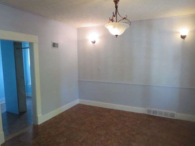 610 E 5th St, Newton, KS 67114