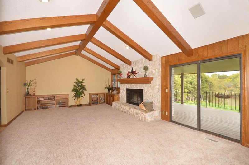 608 N Rainbow Lake Rd, Wichita, KS 67235