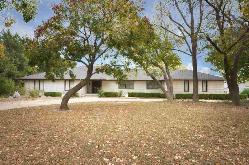 608 N Rainbow Lake Rd, Wichita, KS 67235