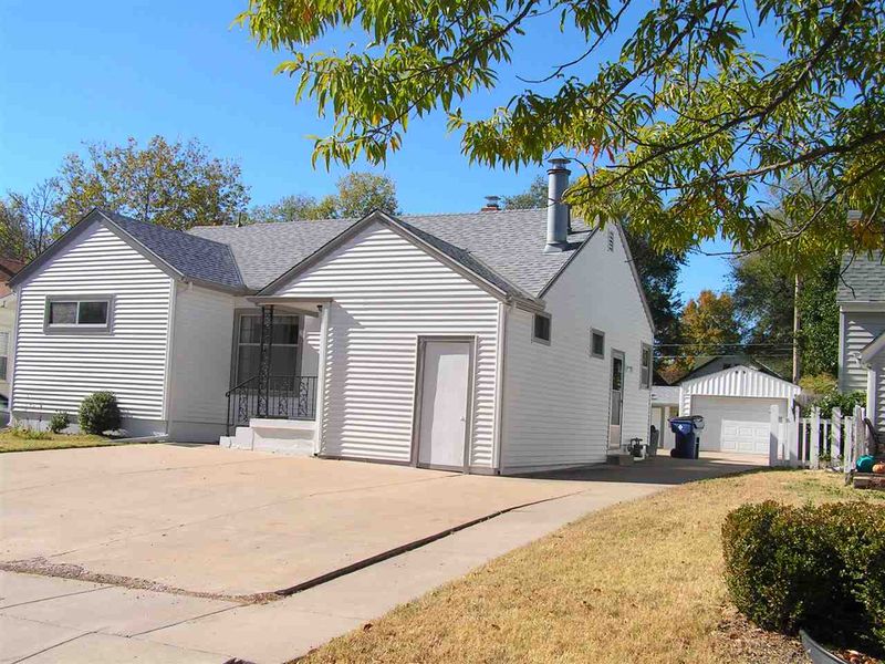 651 N Pershing, Wichita, KS 67208-3456