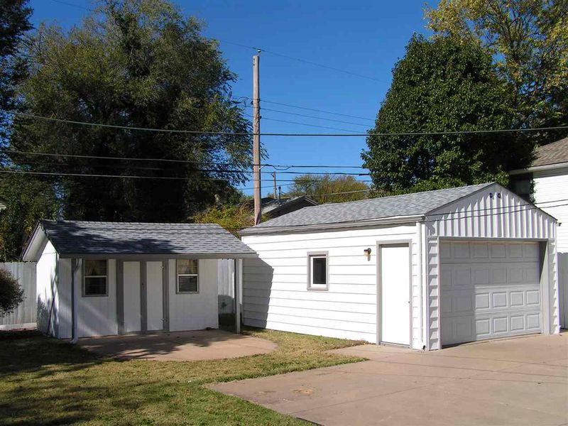 651 N Pershing, Wichita, KS 67208-3456