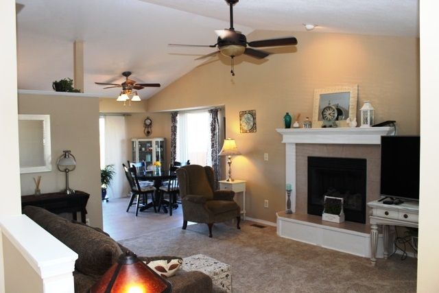 810 E Peach, Haysville, KS 67060