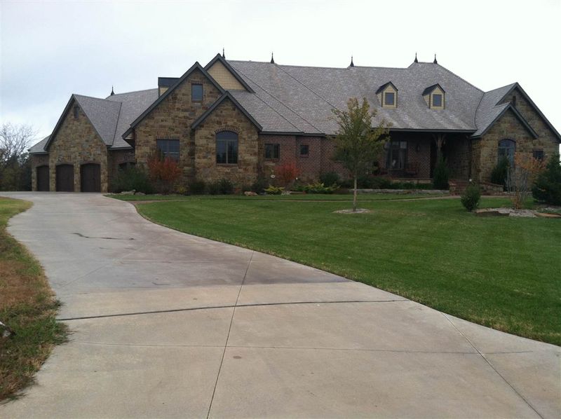 202 Cedar Ridge Ct, Andover, KS 67002