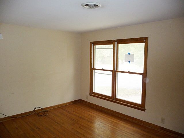 2301 S Broadview, Wichita, KS 67218