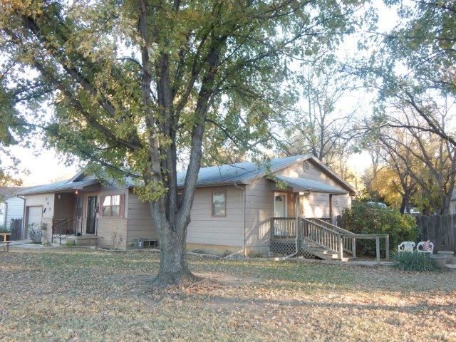 502 N 1st Ave, Mulvane, KS 67110