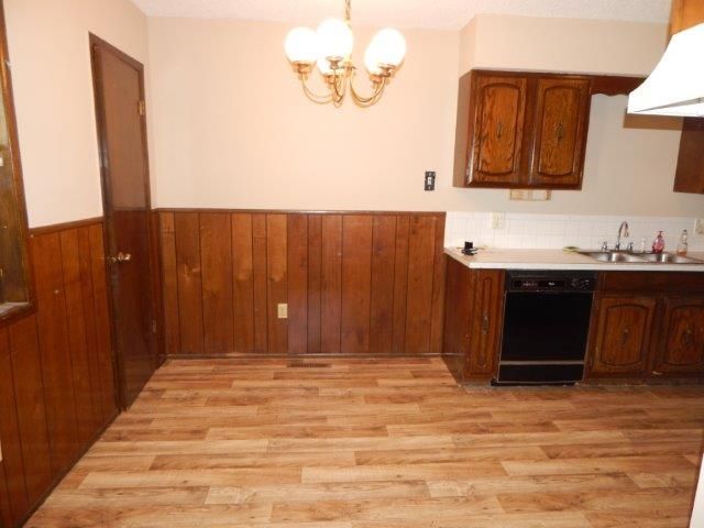502 N 1st Ave, Mulvane, KS 67110